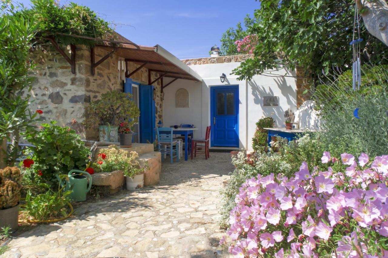 Phlea Farm Studios Алинда Экстерьер фото